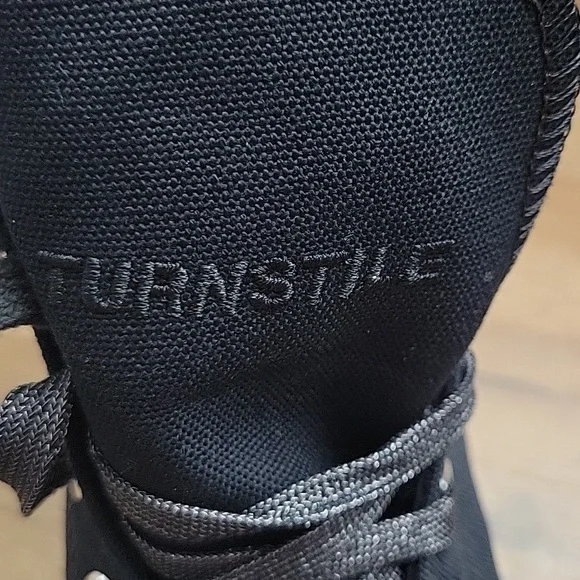 Converse high top Brand new in the box. - Picture 8 of 9